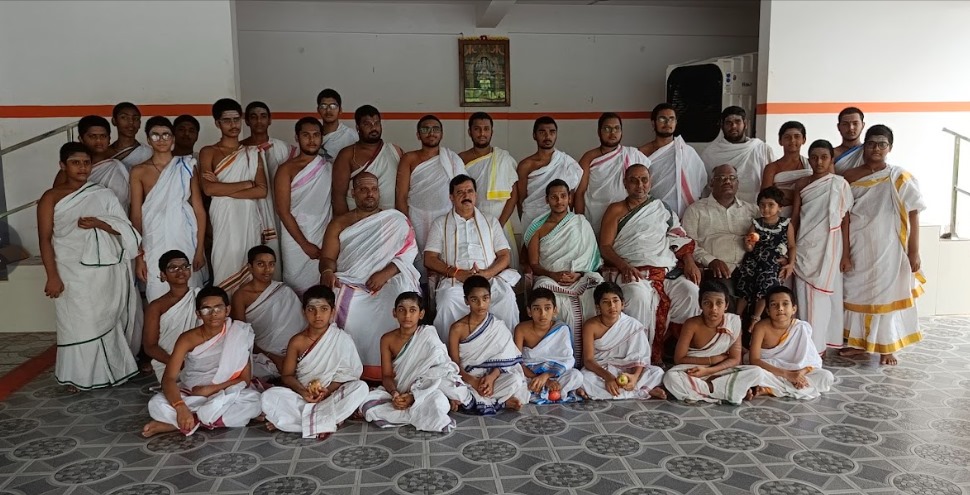 Sri Shanmukha Veda Pathasala students and teachers